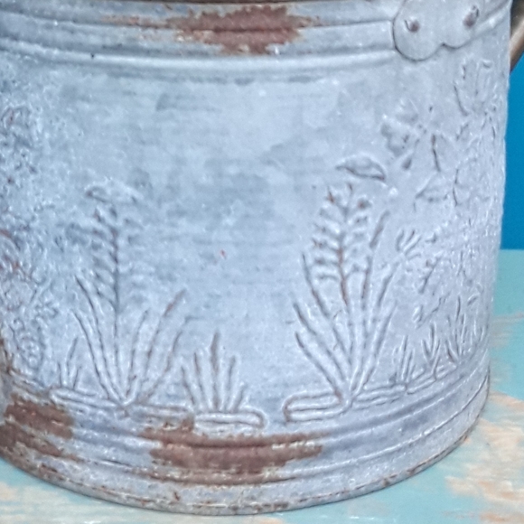 LARGE Vintage Watering Can Rustic Metal Pitcher - Picture 11 of 15